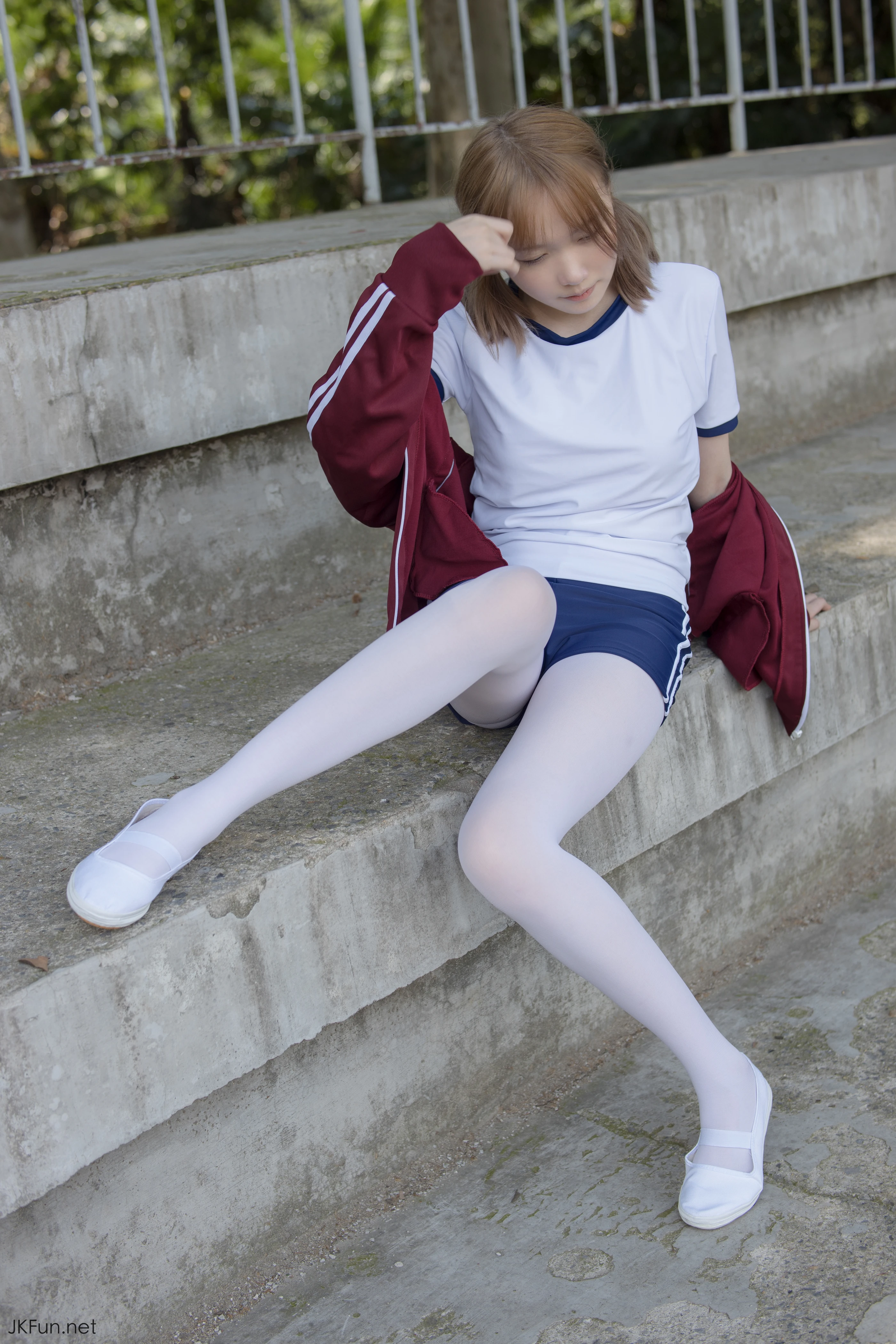 森萝财团 [JKFUN-019] 80D白丝外景体操服 Aika [107P 1V]插图9